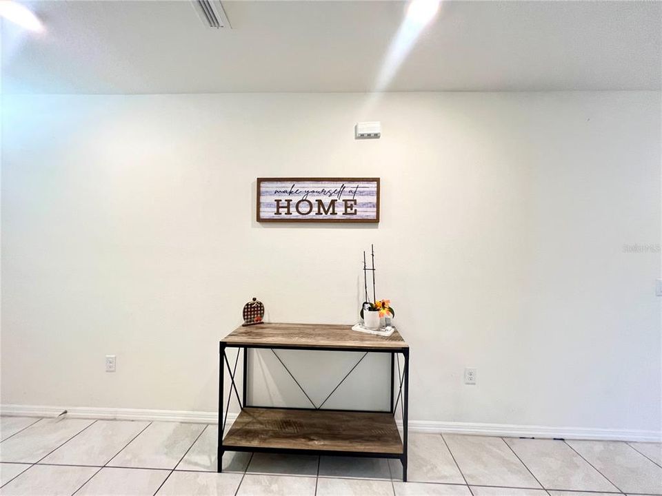 For Sale: $285,000 (3 beds, 2 baths, 1426 Square Feet)