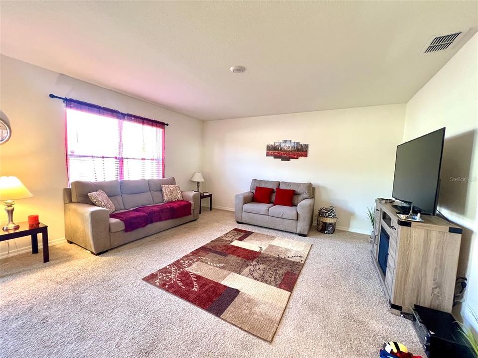 For Sale: $285,000 (3 beds, 2 baths, 1426 Square Feet)