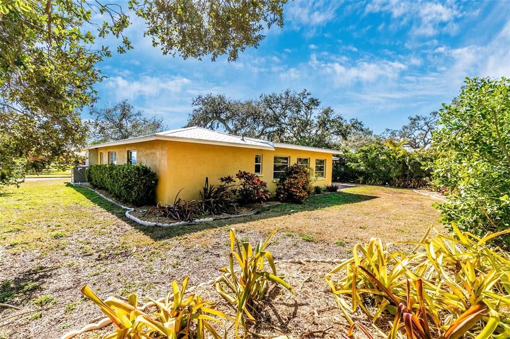 For Rent: $4,400 (3 beds, 2 baths, 1688 Square Feet)