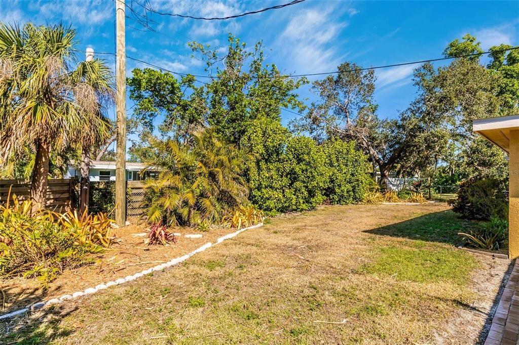 For Rent: $4,400 (3 beds, 2 baths, 1688 Square Feet)