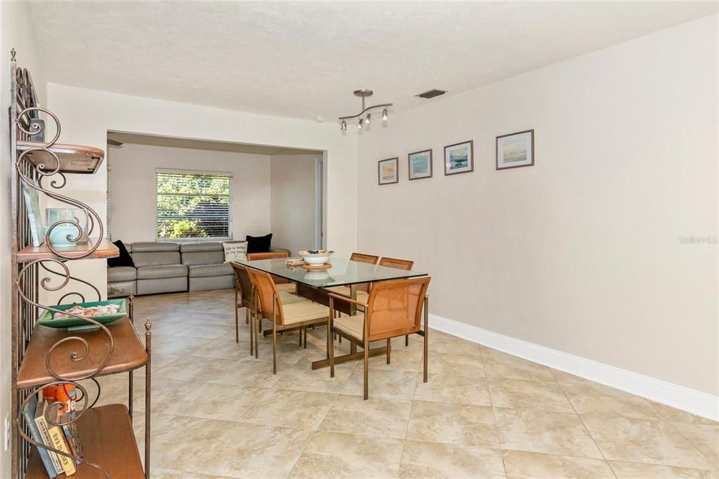 For Rent: $4,400 (3 beds, 2 baths, 1688 Square Feet)