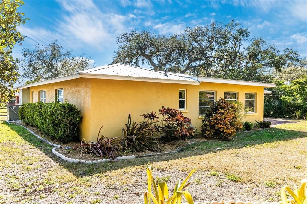 For Rent: $4,400 (3 beds, 2 baths, 1688 Square Feet)