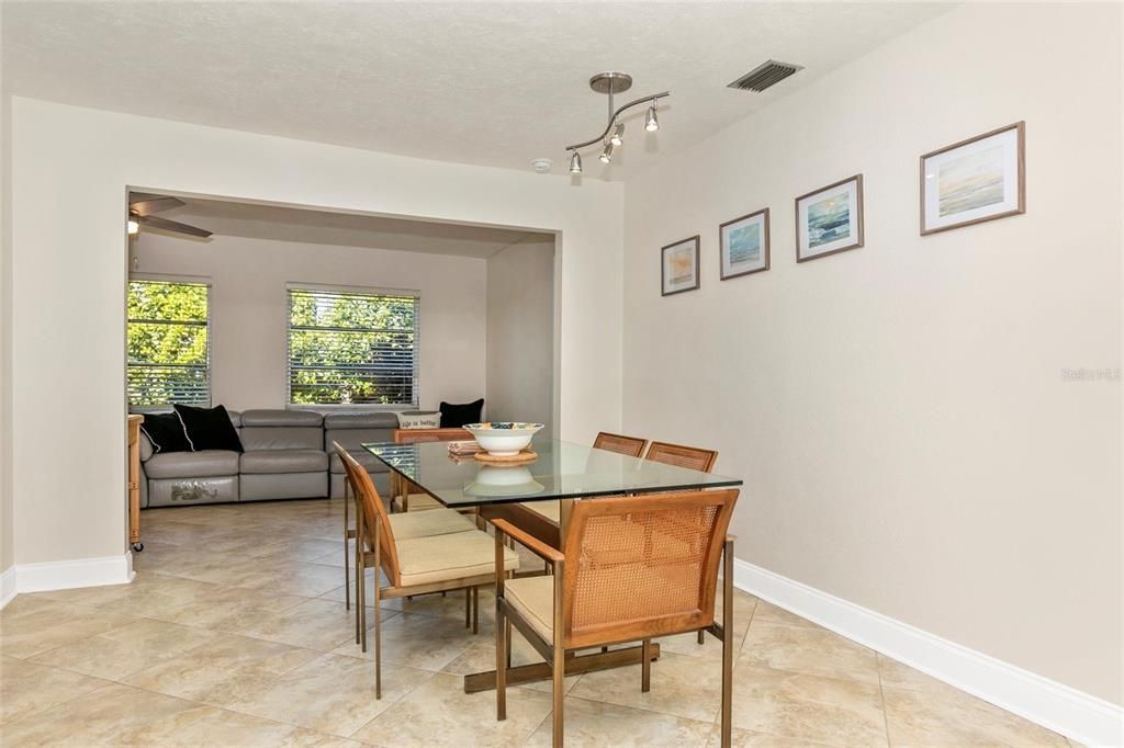 For Rent: $4,400 (3 beds, 2 baths, 1688 Square Feet)