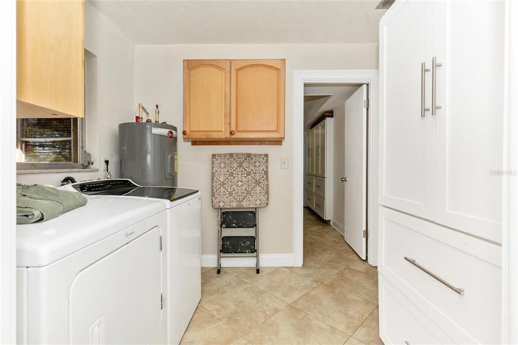 For Rent: $4,400 (3 beds, 2 baths, 1688 Square Feet)