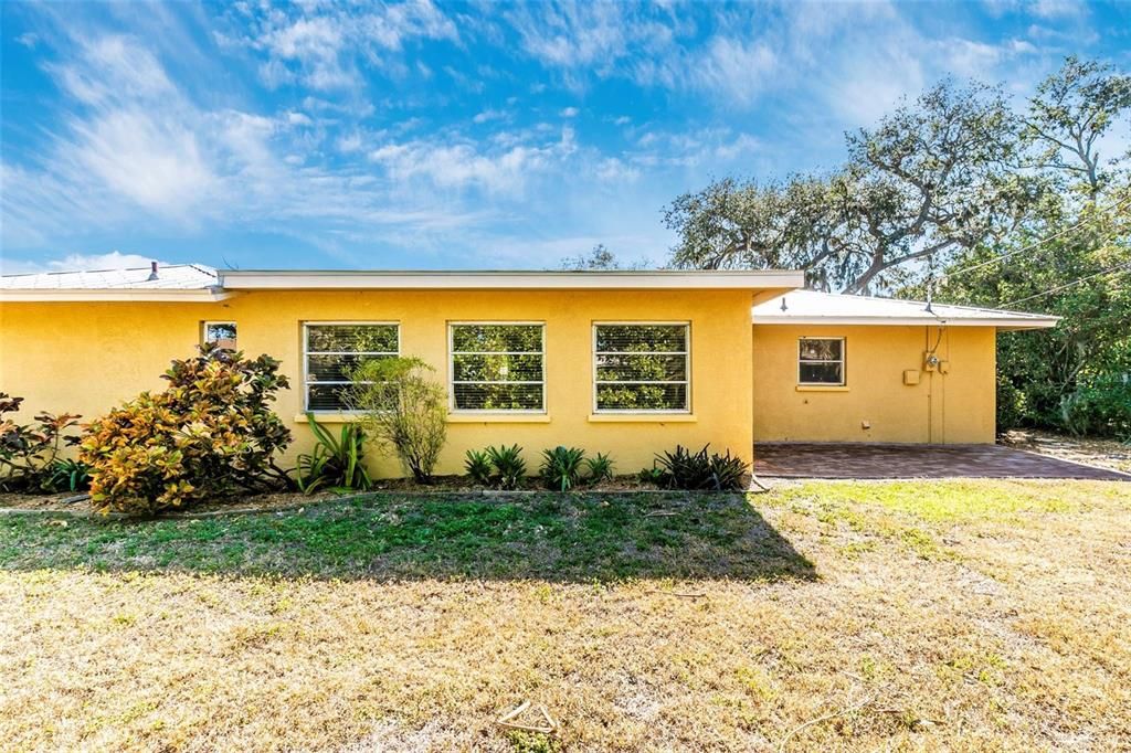 For Rent: $4,400 (3 beds, 2 baths, 1688 Square Feet)