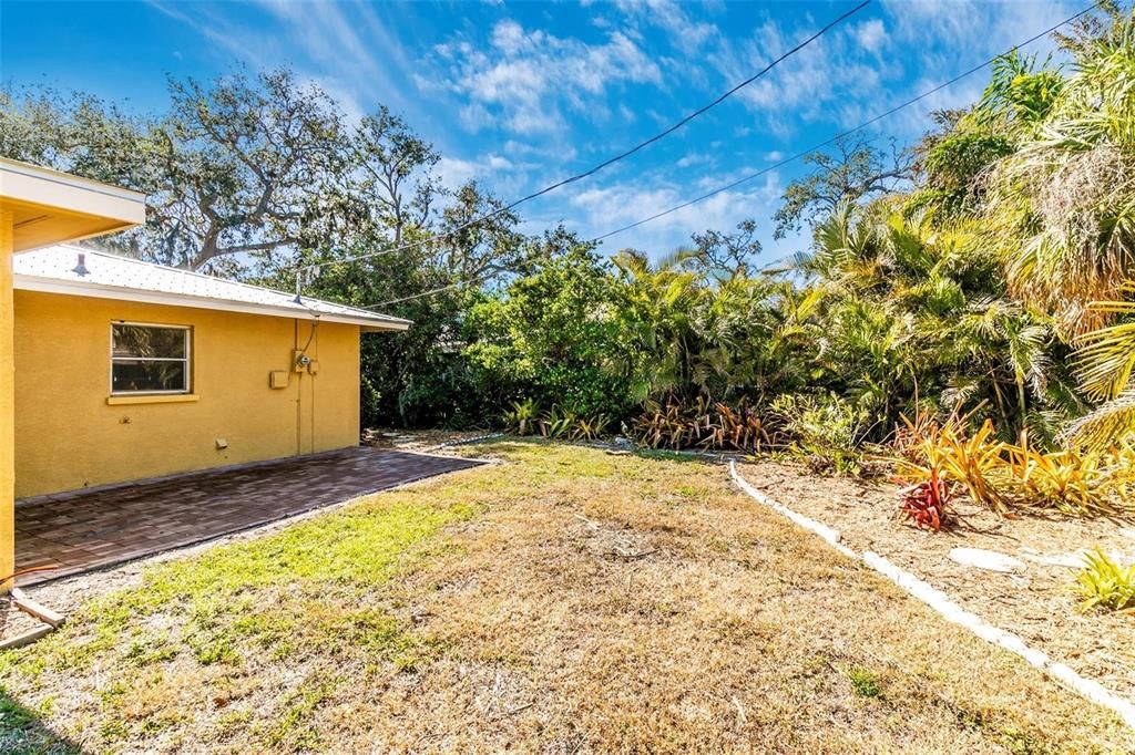 For Rent: $4,400 (3 beds, 2 baths, 1688 Square Feet)