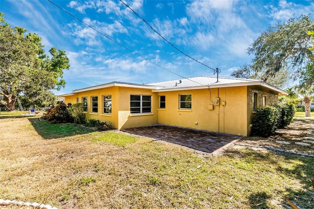 For Rent: $4,400 (3 beds, 2 baths, 1688 Square Feet)