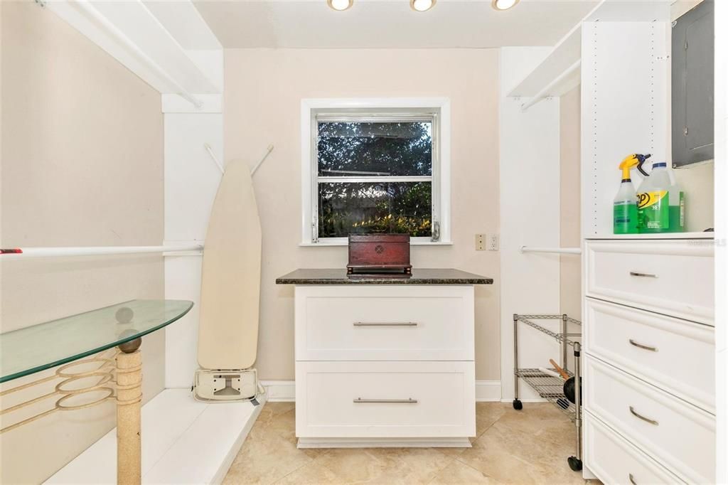 For Rent: $4,400 (3 beds, 2 baths, 1688 Square Feet)