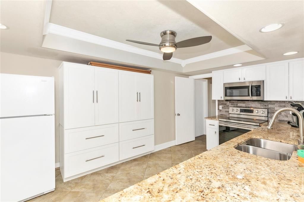 For Rent: $4,400 (3 beds, 2 baths, 1688 Square Feet)