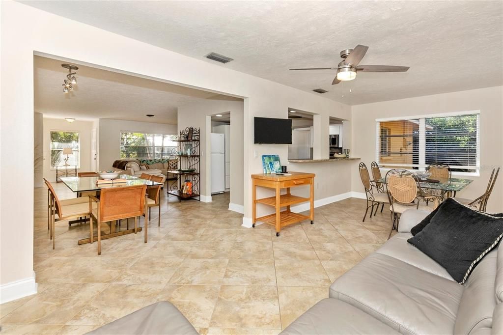 For Rent: $4,400 (3 beds, 2 baths, 1688 Square Feet)