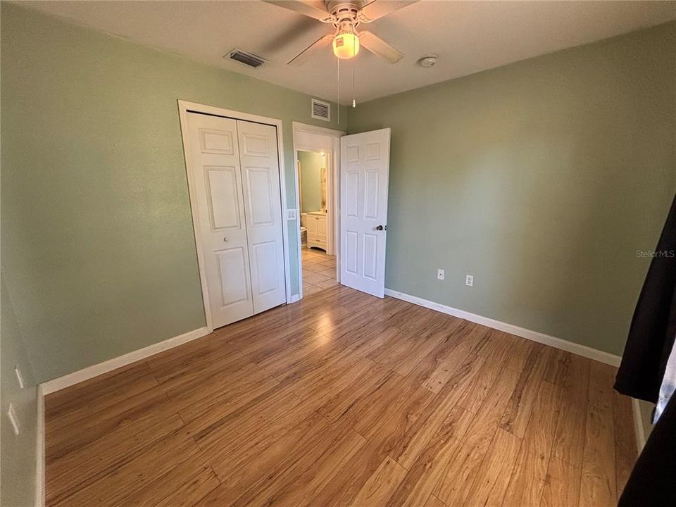 For Sale: $265,000 (3 beds, 2 baths, 1192 Square Feet)