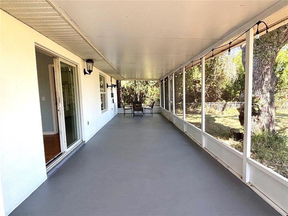 For Sale: $265,000 (3 beds, 2 baths, 1192 Square Feet)