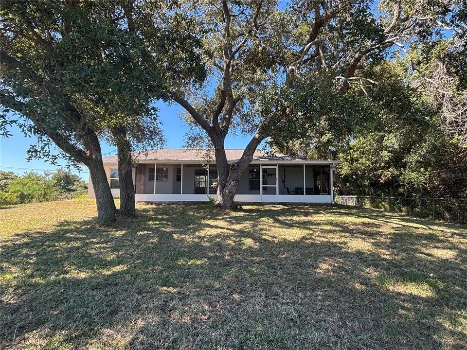 For Sale: $265,000 (3 beds, 2 baths, 1192 Square Feet)