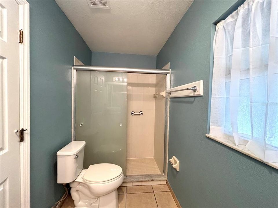 For Sale: $265,000 (3 beds, 2 baths, 1192 Square Feet)