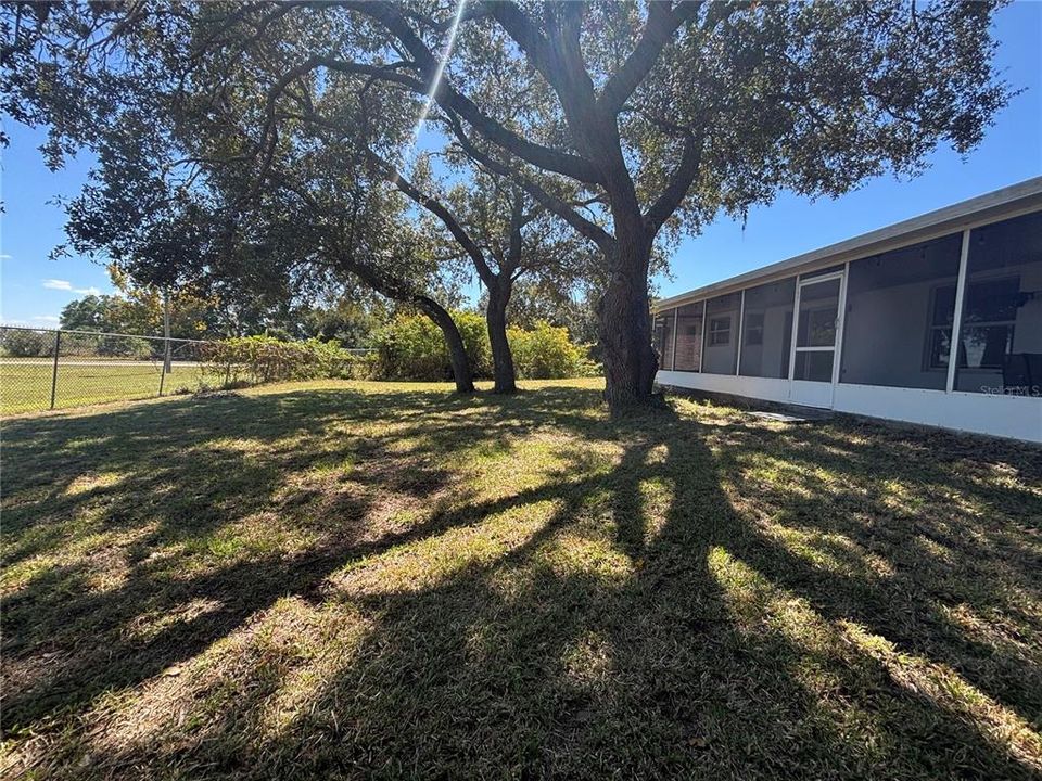 For Sale: $265,000 (3 beds, 2 baths, 1192 Square Feet)