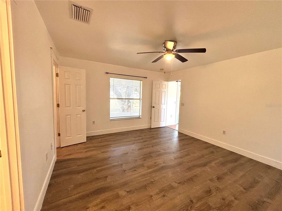 For Sale: $265,000 (3 beds, 2 baths, 1192 Square Feet)