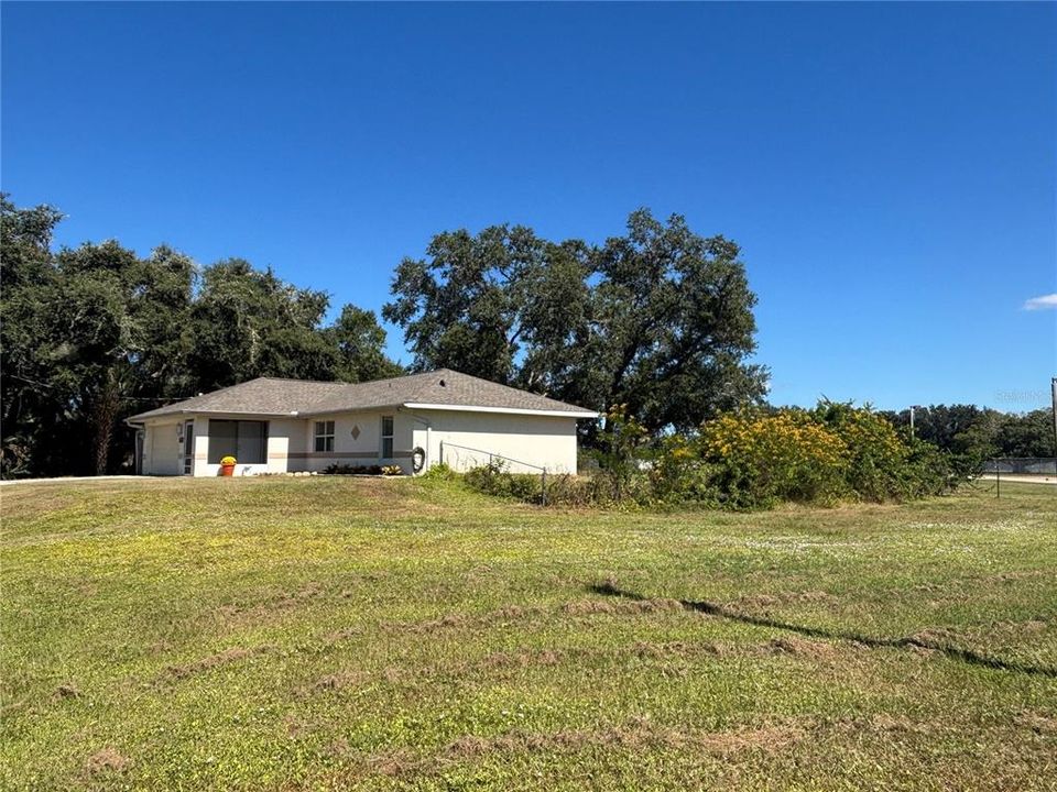 For Sale: $265,000 (3 beds, 2 baths, 1192 Square Feet)