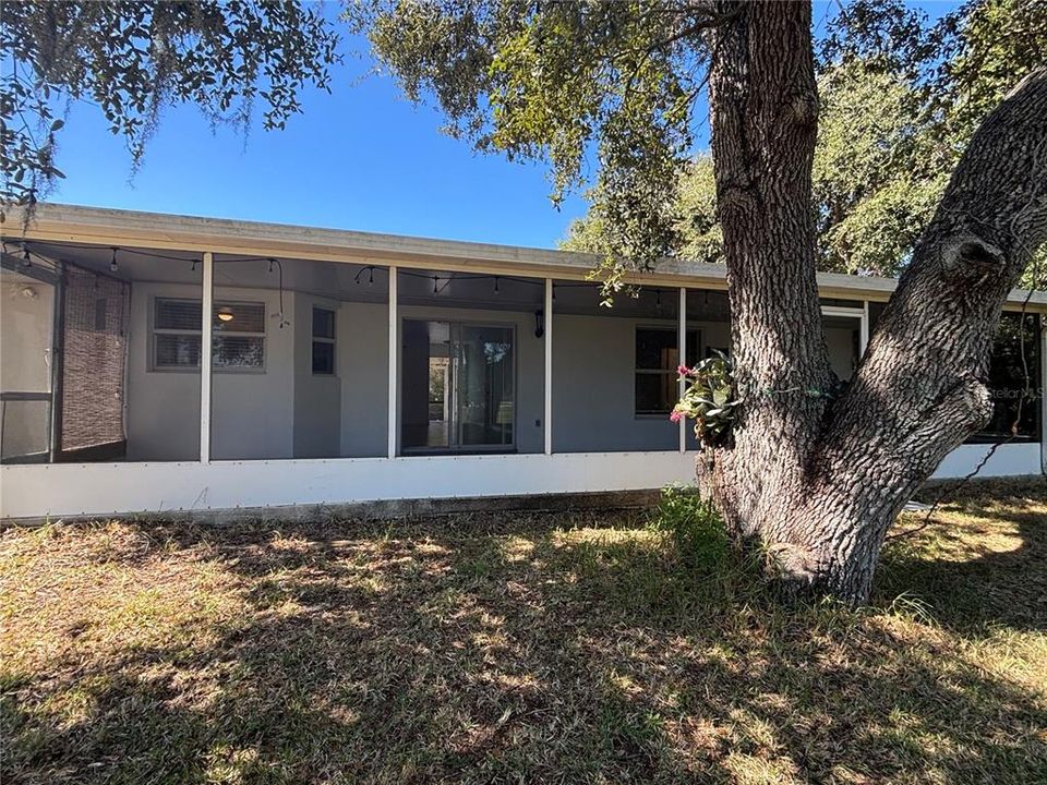 For Sale: $265,000 (3 beds, 2 baths, 1192 Square Feet)