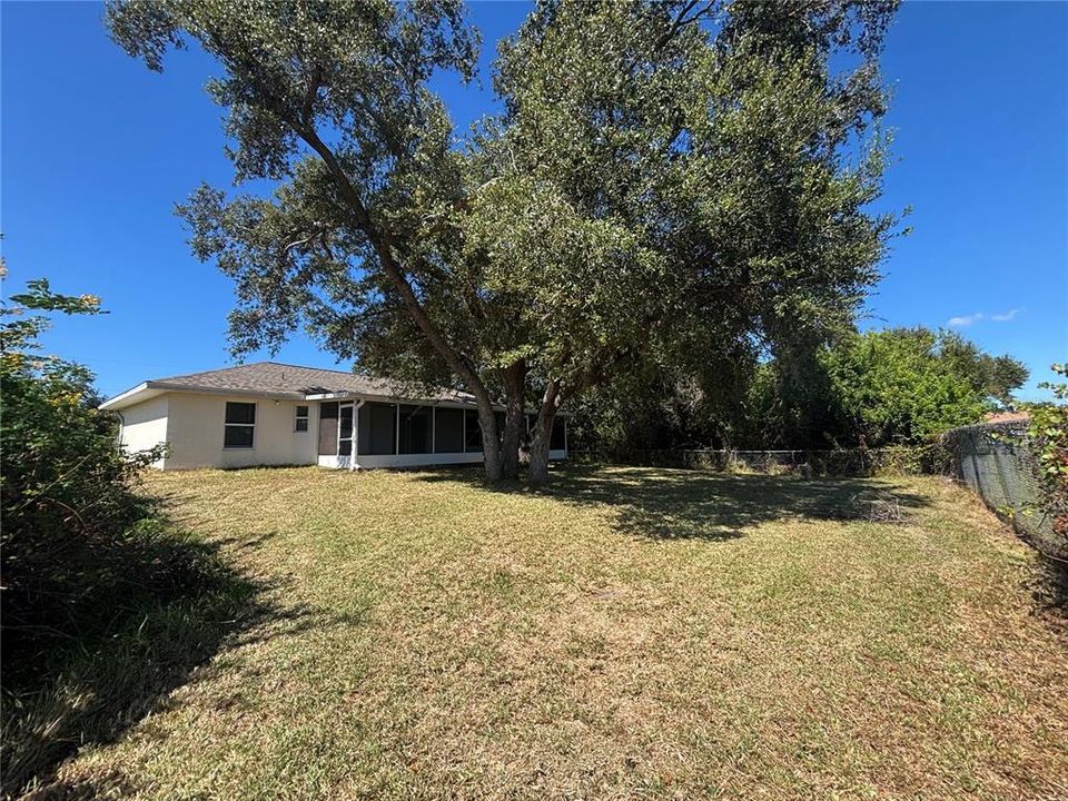 For Sale: $265,000 (3 beds, 2 baths, 1192 Square Feet)