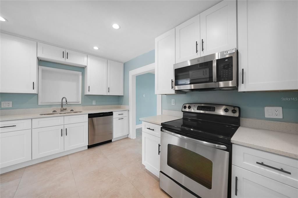 Activo con contrato: $229,000 (3 camas, 2 baños, 1382 Pies cuadrados)