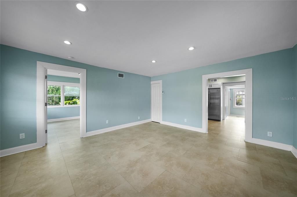 Activo con contrato: $229,000 (3 camas, 2 baños, 1382 Pies cuadrados)