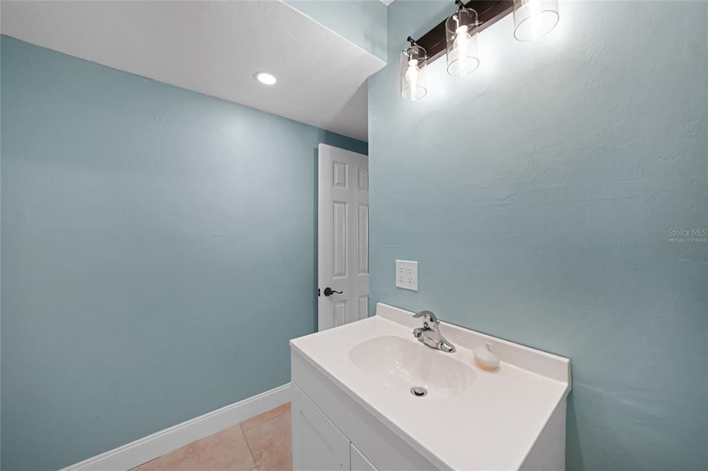 Activo con contrato: $229,000 (3 camas, 2 baños, 1382 Pies cuadrados)