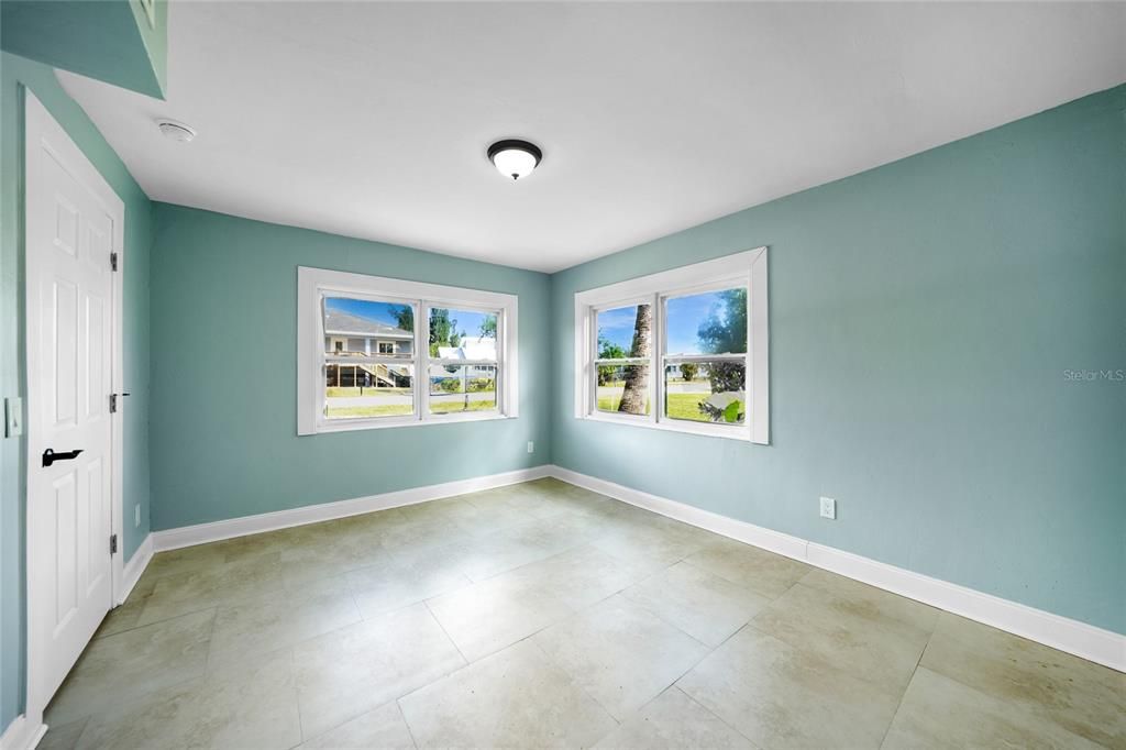 Activo con contrato: $229,000 (3 camas, 2 baños, 1382 Pies cuadrados)