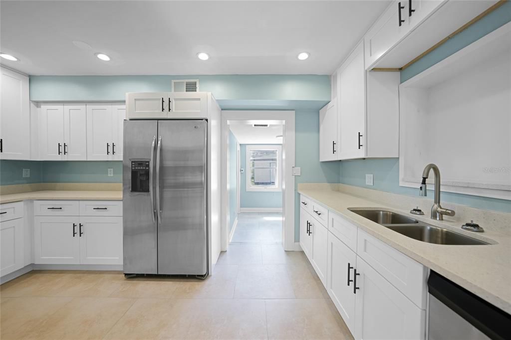 Activo con contrato: $229,000 (3 camas, 2 baños, 1382 Pies cuadrados)