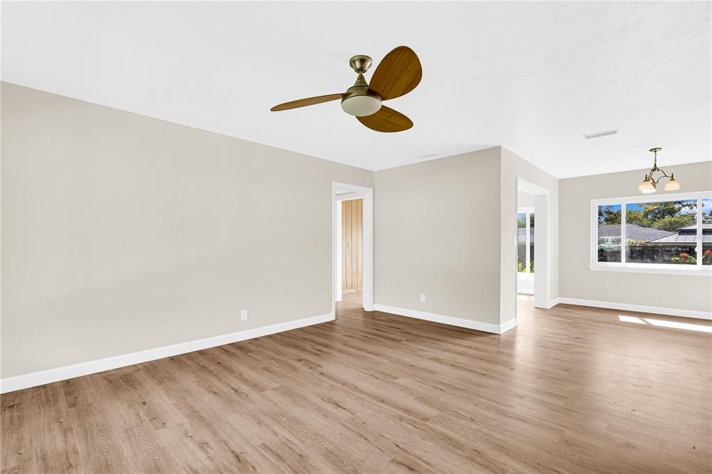 Active With Contract: $499,000 (3 beds, 2 baths, 1354 Square Feet)