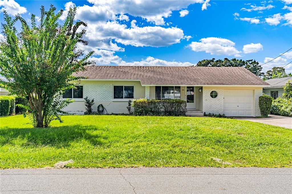 Active With Contract: $499,000 (3 beds, 2 baths, 1354 Square Feet)