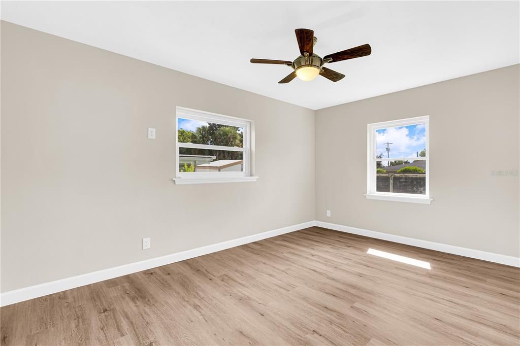 Active With Contract: $499,000 (3 beds, 2 baths, 1354 Square Feet)