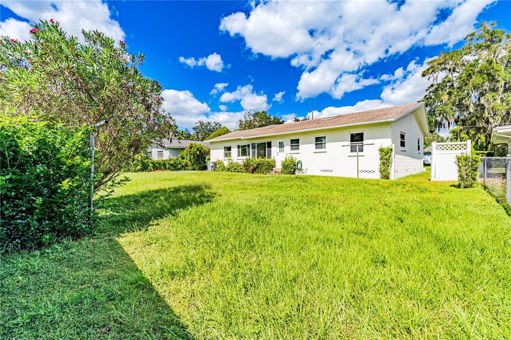Active With Contract: $499,000 (3 beds, 2 baths, 1354 Square Feet)