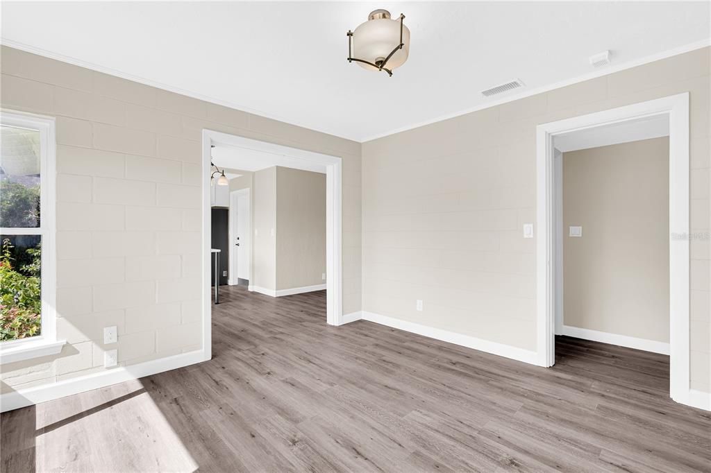 Active With Contract: $499,000 (3 beds, 2 baths, 1354 Square Feet)