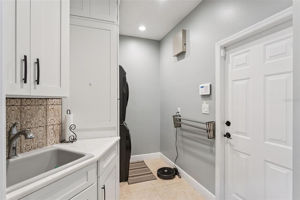 Activo con contrato: $825,000 (5 camas, 3 baños, 2860 Pies cuadrados)