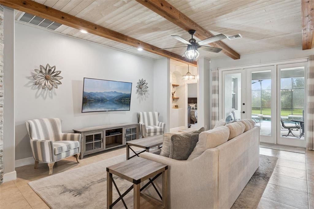 Activo con contrato: $825,000 (5 camas, 3 baños, 2860 Pies cuadrados)