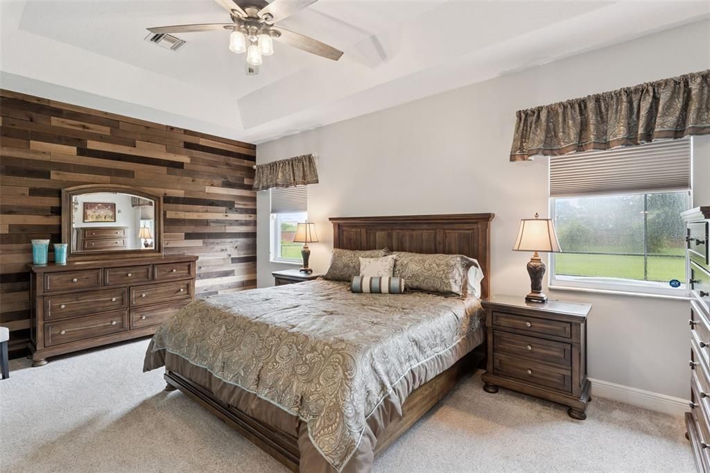 Activo con contrato: $825,000 (5 camas, 3 baños, 2860 Pies cuadrados)