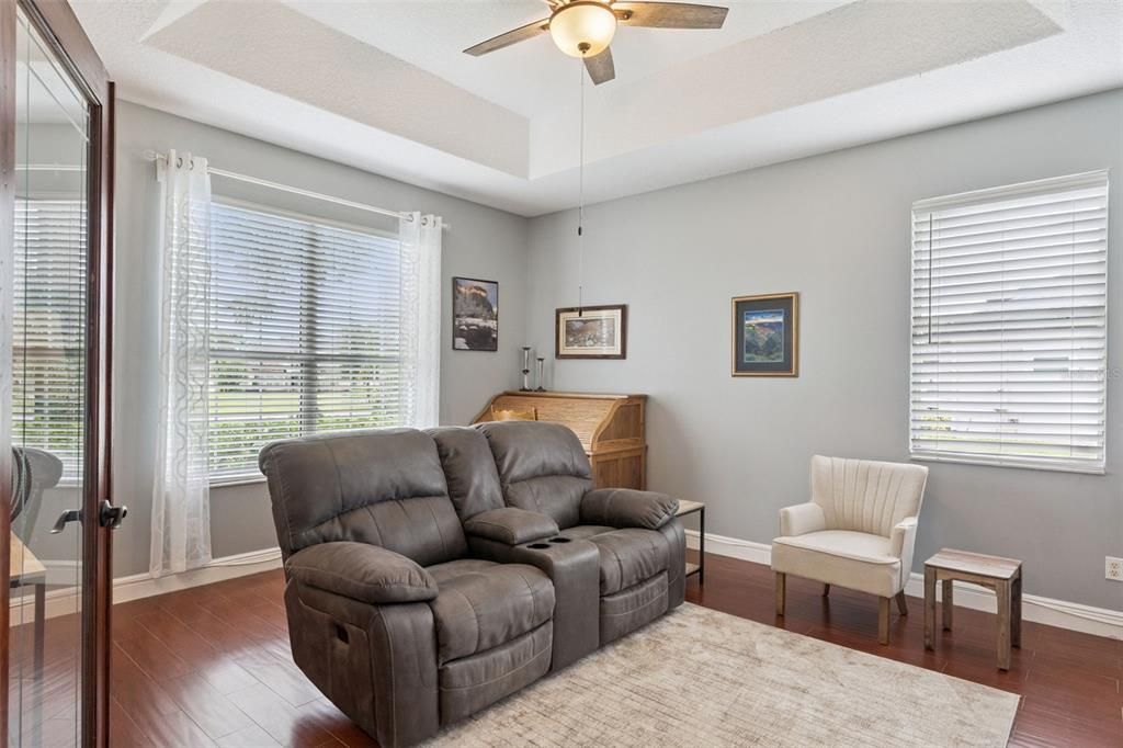 Activo con contrato: $825,000 (5 camas, 3 baños, 2860 Pies cuadrados)