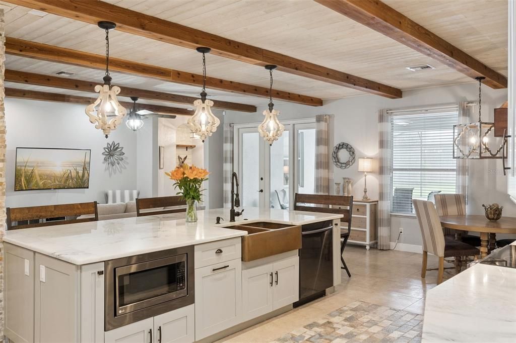 Activo con contrato: $825,000 (5 camas, 3 baños, 2860 Pies cuadrados)