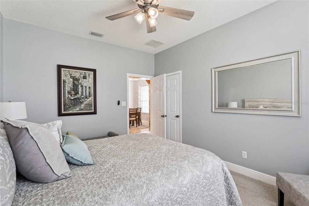 Activo con contrato: $825,000 (5 camas, 3 baños, 2860 Pies cuadrados)