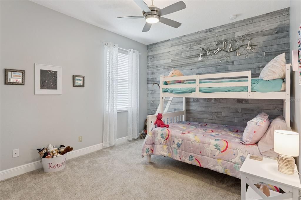 Activo con contrato: $825,000 (5 camas, 3 baños, 2860 Pies cuadrados)