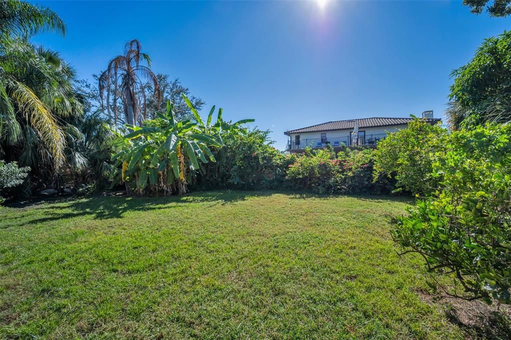 合同活跃: $1,190,000 (4 贝兹, 4 浴室, 3850 平方英尺)