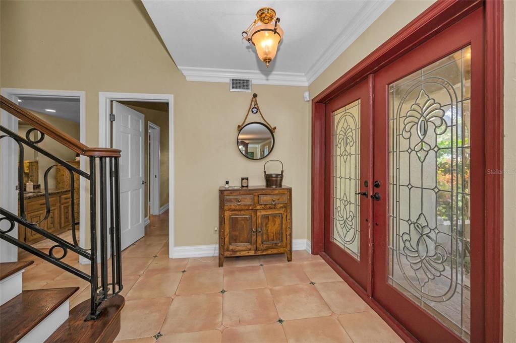 合同活跃: $1,190,000 (4 贝兹, 4 浴室, 3850 平方英尺)