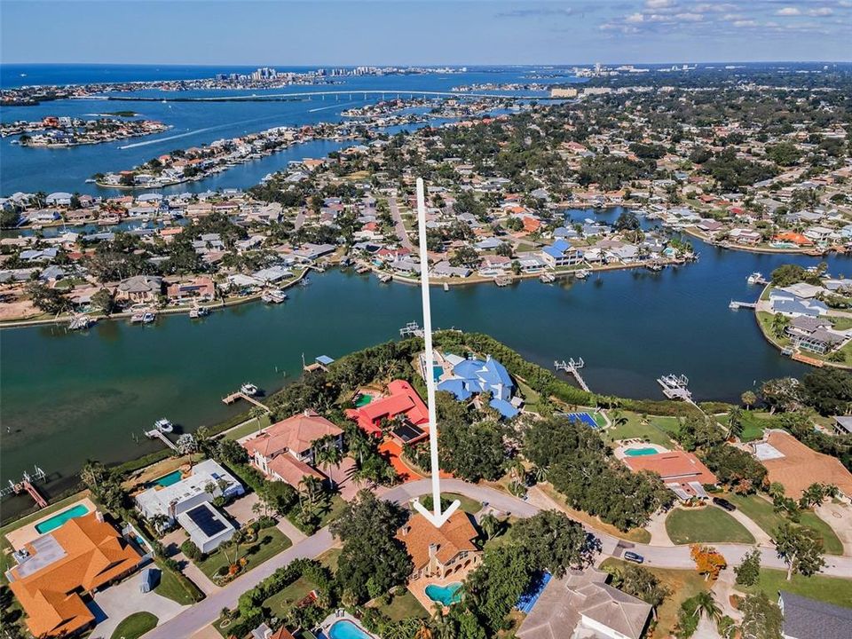 合同活跃: $1,190,000 (4 贝兹, 4 浴室, 3850 平方英尺)