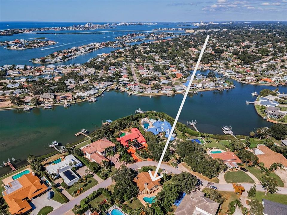 合同活跃: $1,190,000 (4 贝兹, 4 浴室, 3850 平方英尺)