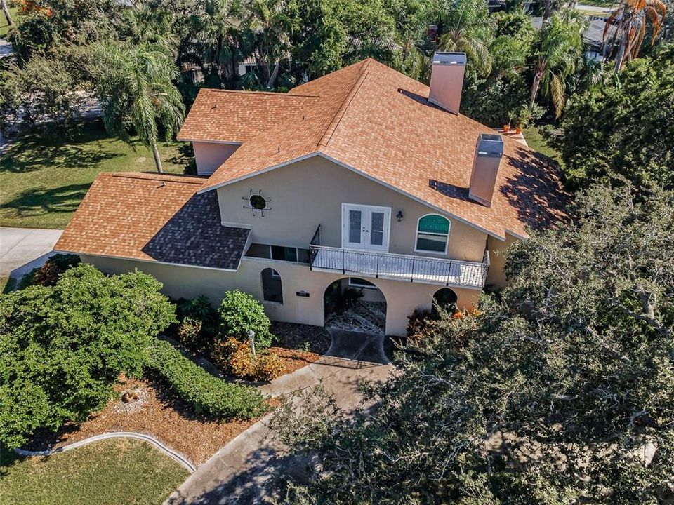 合同活跃: $1,190,000 (4 贝兹, 4 浴室, 3850 平方英尺)