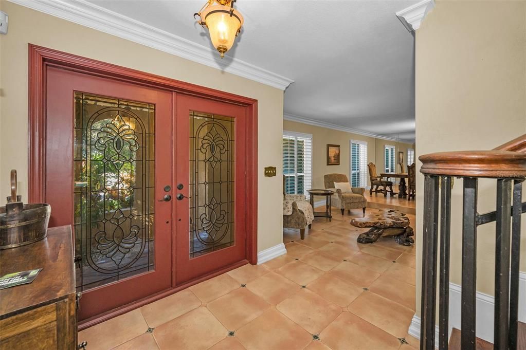 合同活跃: $1,190,000 (4 贝兹, 4 浴室, 3850 平方英尺)