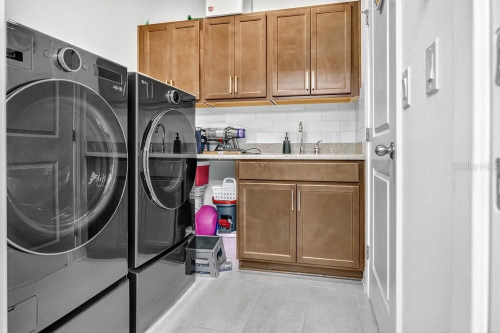 На продажу: $519,000 (4 спален, 2 ванн, 2100 Квадратных фут)