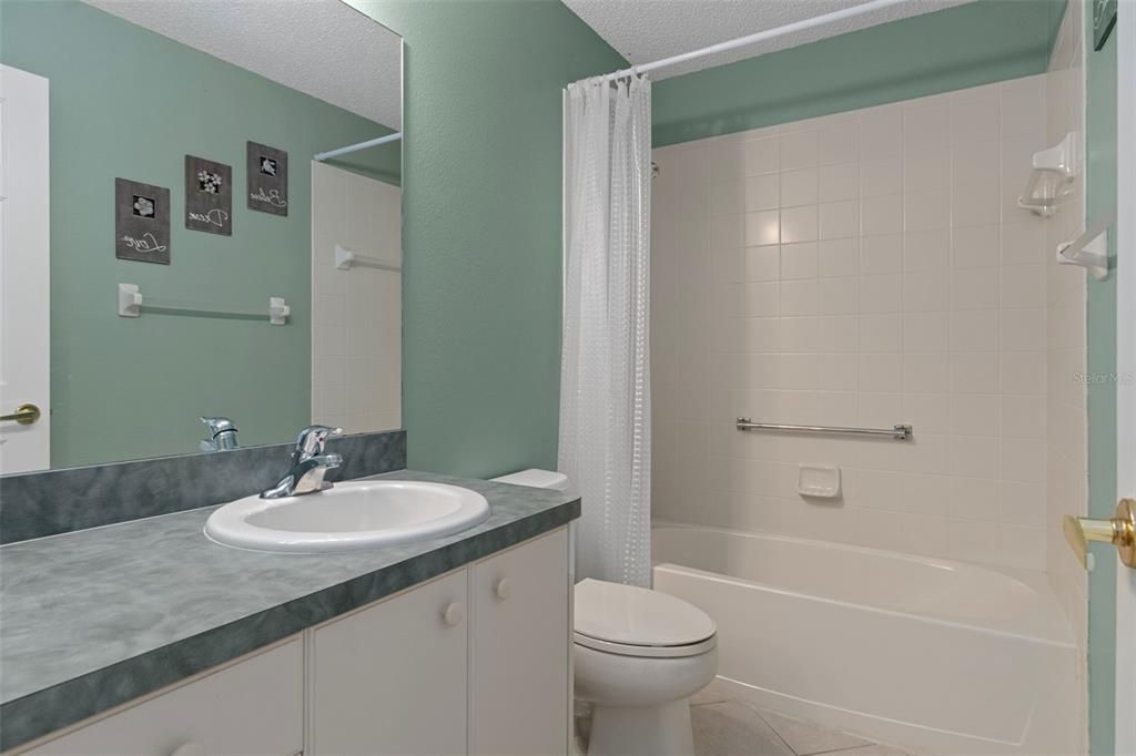 待售: $229,900 (2 贝兹, 2 浴室, 1412 平方英尺)