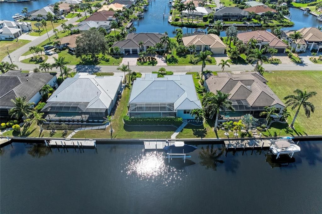 For Sale: $1,399,000 (4 beds, 4 baths, 2513 Square Feet)