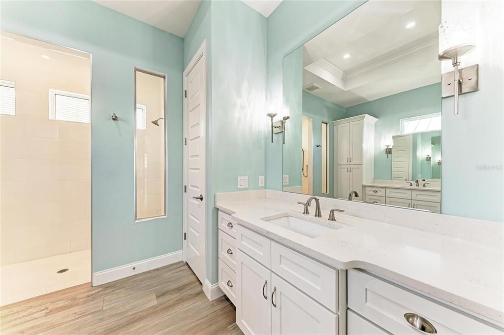 For Sale: $1,399,000 (4 beds, 4 baths, 2513 Square Feet)